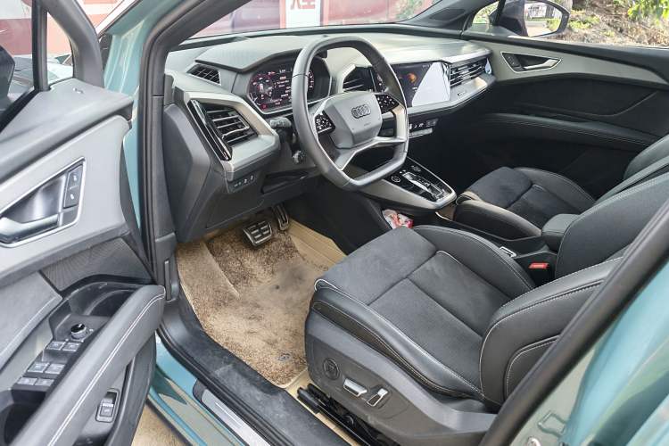 Used Audi Q5 e-tron 2023 40 e-tron Starry Edition Mecha Kit Interior 2