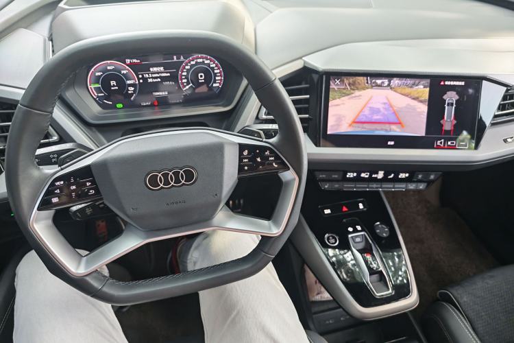 Used Audi Q5 e-tron 2023 40 e-tron Starry Edition Mecha Kit Interior 4