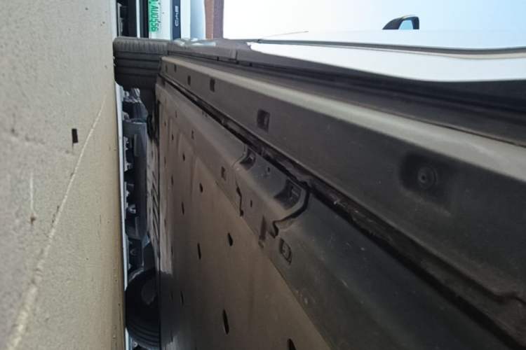 Used Audi Q5 e-tron 2023 40 e-tron Starry Edition Mecha Kit Left Side Sill