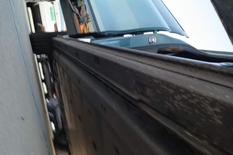 Used Audi Q5 e-tron 2023 40 e-tron Starry Edition Mecha Kit Right Side Sill