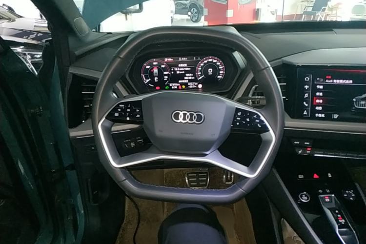 Used Audi Q5 e-tron 2023 40 e-tron Starry Edition Mecha Kit Steering Wheel
