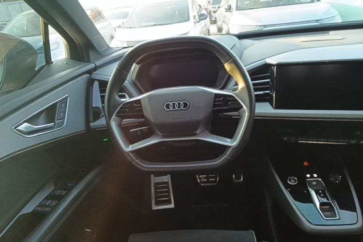 Used Audi Q5 e-tron 2023 40 e-tron Starry Edition Mecha Kit Steering Wheel