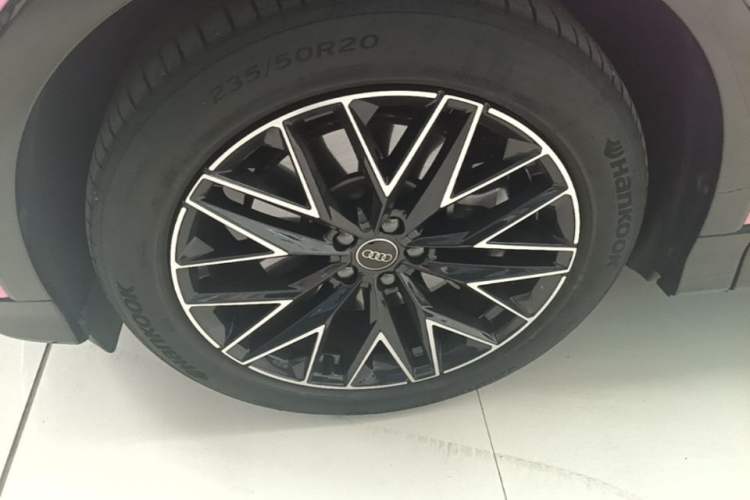 Used Audi Q5 e-tron 2023 40 e-tron Starry Edition Mecha Kit Left Front Wheel Hub