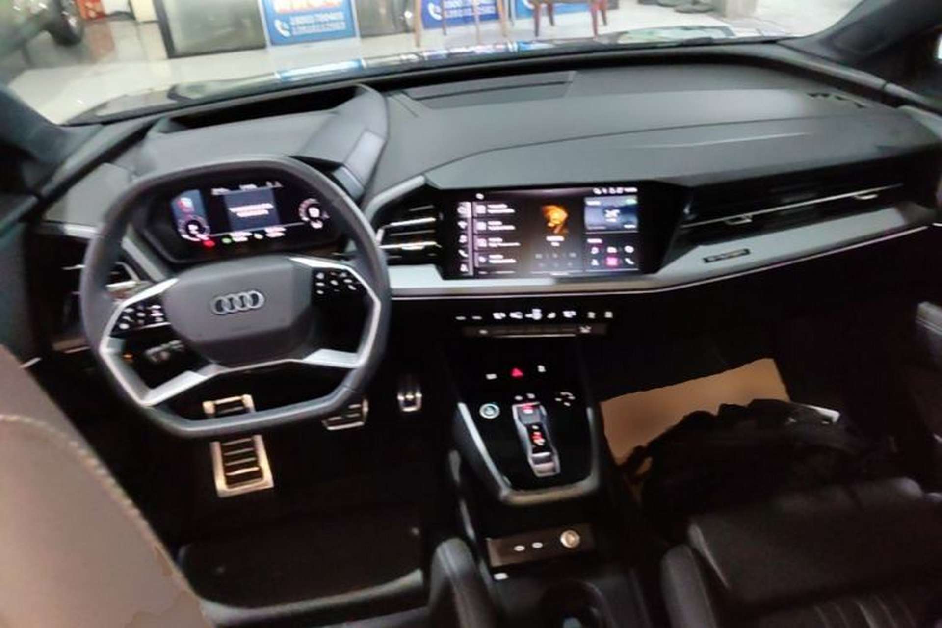 Used Audi Q5 e-tron 2023 40 e-tron Shining Edition Brocade Suit Center Console