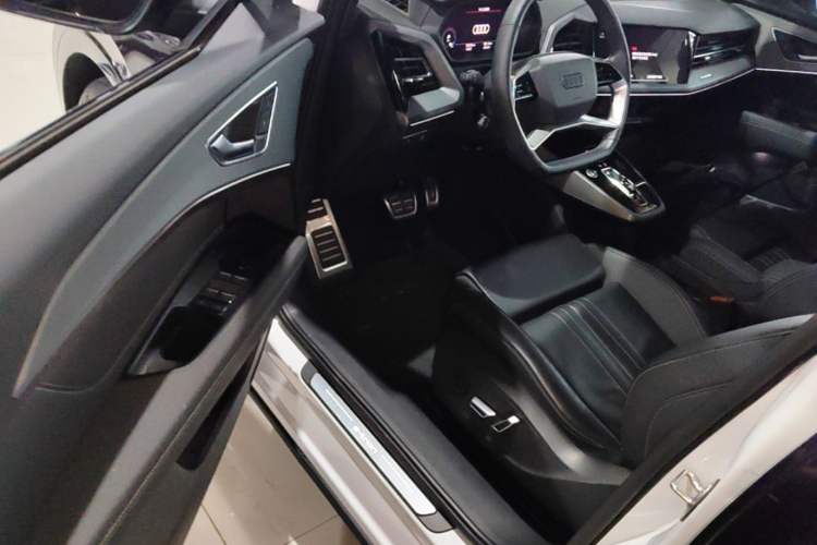 Used Audi Q5 e-tron 2023 40 e-tron Shining Edition Brocade Suit Driver Seat