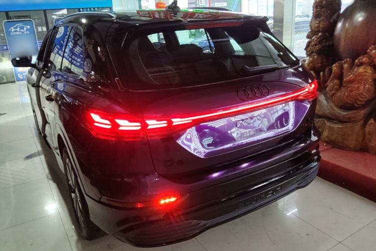 Used Audi Q5 e-tron 2023 40 e-tron Shining Edition Brocade Suit Exterior 2