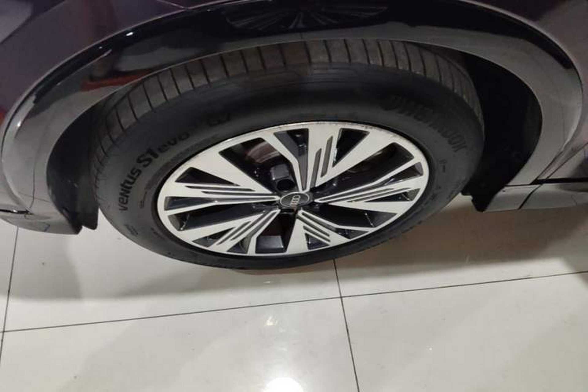 Used Audi Q5 e-tron 2023 40 e-tron Shining Edition Brocade Suit Left Front Wheel Hub