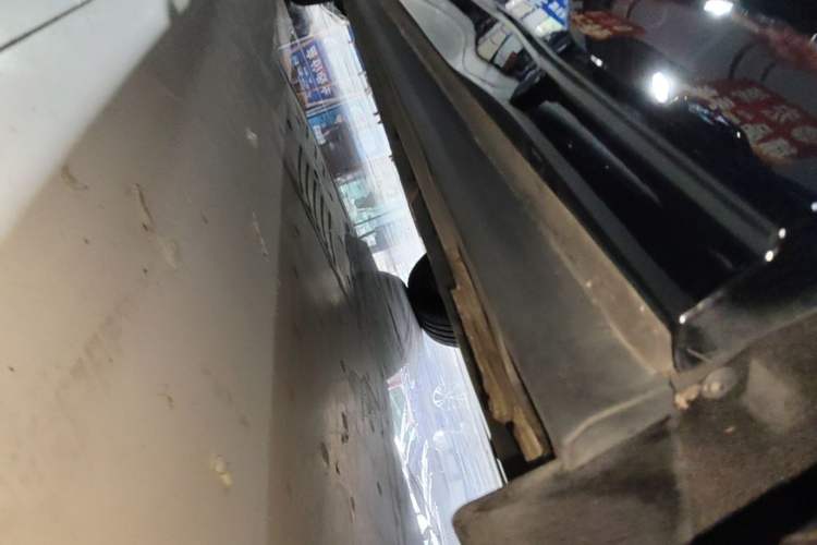 Used Audi Q5 e-tron 2023 40 e-tron Shining Edition Brocade Suit Left Side Sill