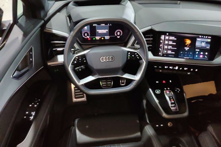 Used Audi Q5 e-tron 2023 40 e-tron Shining Edition Brocade Suit Steering Wheel