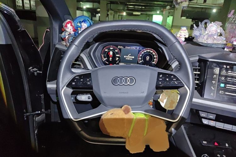 Used Audi Q5 e-tron 2023 40 e-tron Starry Edition Mecha Kit Steering Wheel