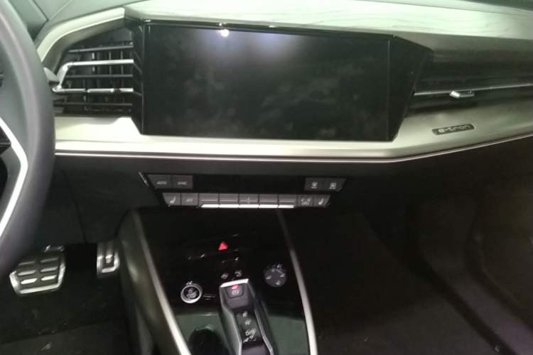 Used Audi Q5 e-tron 2023 40 e-tron Starry Edition Luxury Package Audio And AC Panel