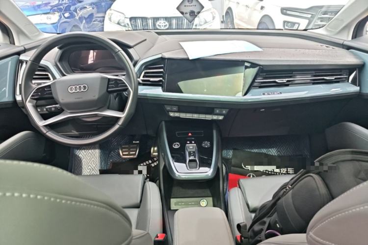 Used Audi Q5 e-tron 2023 40 e-tron Starry Edition Luxury Package Center Console