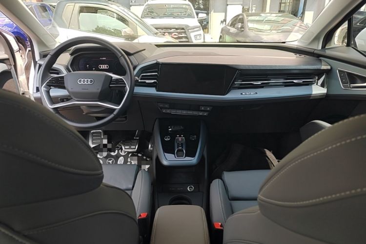 Used Audi Q5 e-tron 2023 40 e-tron Starry Edition Luxury Package Center Console