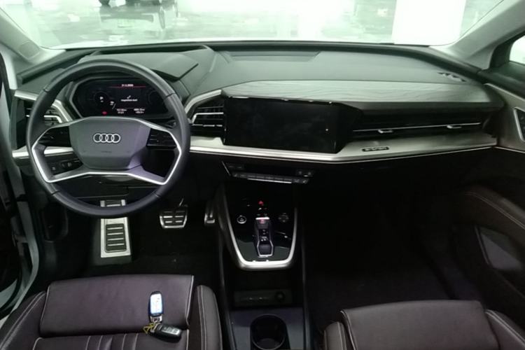 Used Audi Q5 e-tron 2023 40 e-tron Starry Edition Luxury Package Center Console