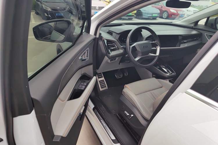 Used Audi Q5 e-tron 2023 40 e-tron Starry Edition Luxury Package Driver Seat