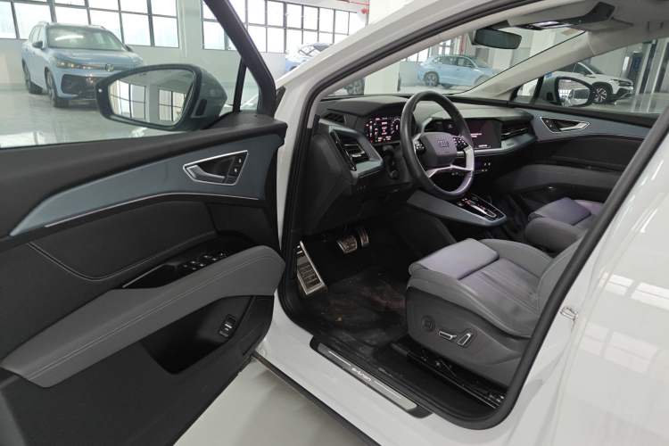 Used Audi Q5 e-tron 2023 40 e-tron Starry Edition Mecha Kit Driver Seat