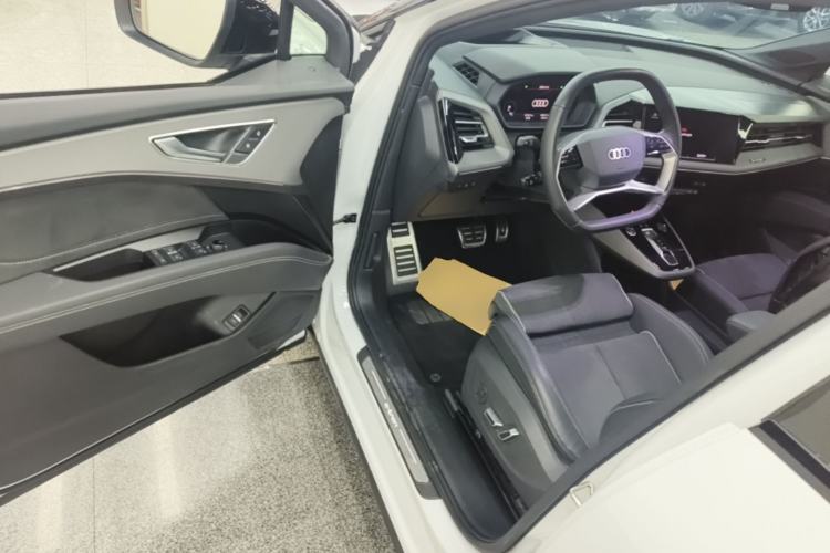 Used Audi Q5 e-tron 2023 40 e-tron Starry Edition Mecha Kit Driver Seat