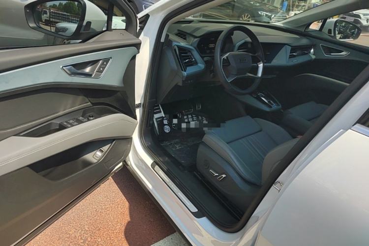 Used Audi Q5 e-tron 2023 40 e-tron Starry Edition Luxury Package Driver Seat