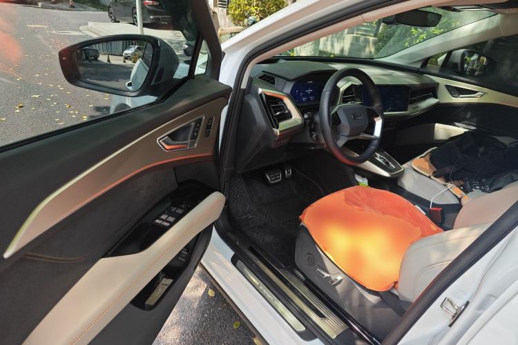 Used Audi Q5 e-tron 2023 40 e-tron Starry Edition Luxury Package Driver Seat