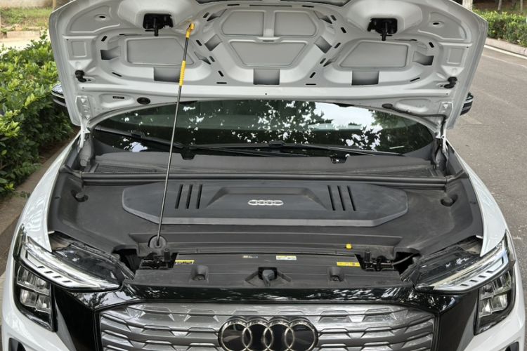 Used Audi Q5 e-tron 2023 40 e-tron Shining Edition Mecha Kit Engine Bay