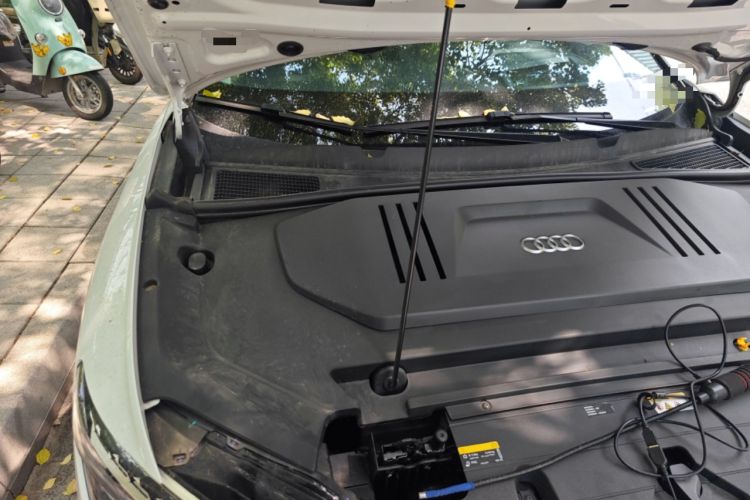 Used Audi Q5 e-tron 2023 40 e-tron Starry Edition Luxury Package Engine Bay Right