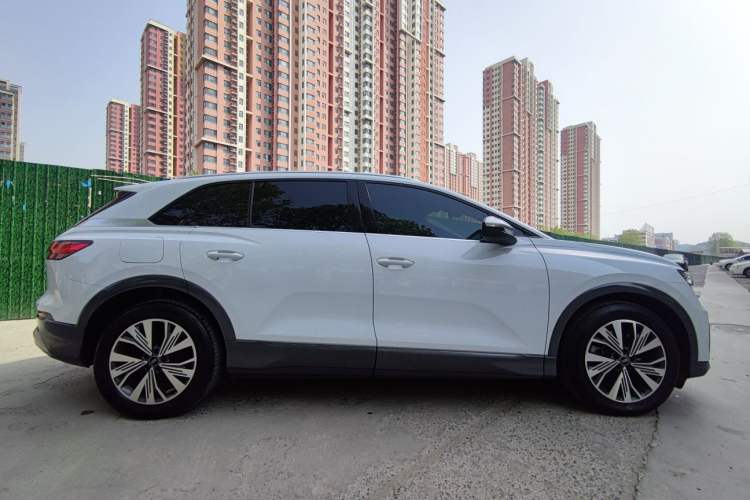 Used Audi Q5 e-tron 2023 40 e-tron Shining Edition Brocade Suit Exterior 1