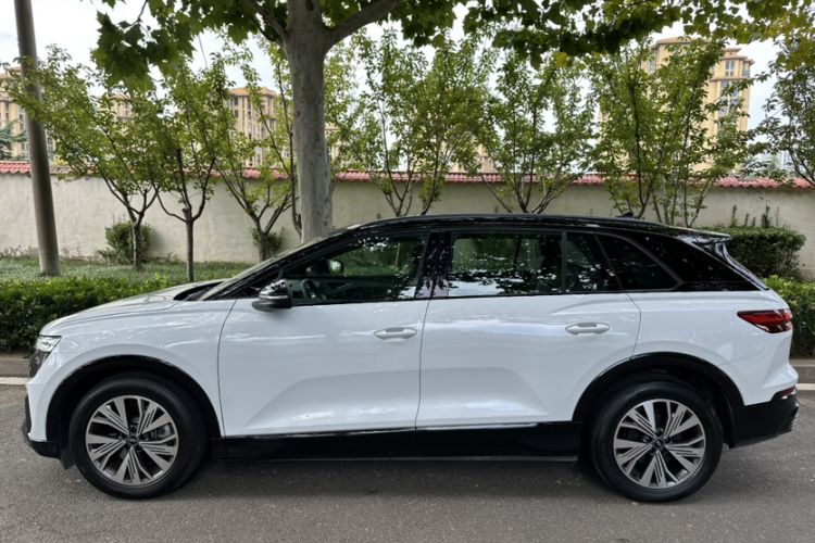 Used Audi Q5 e-tron 2023 40 e-tron Shining Edition Mecha Kit Exterior 2
