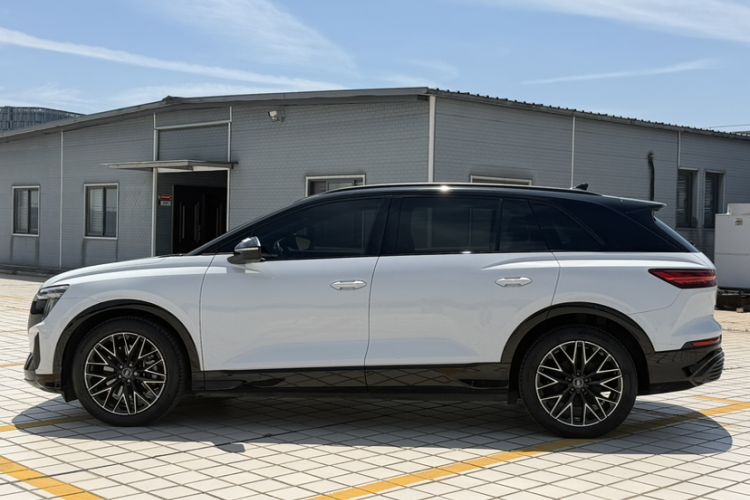 Used Audi Q5 e-tron 2023 40 e-tron Starry Edition Mecha Kit Exterior 3