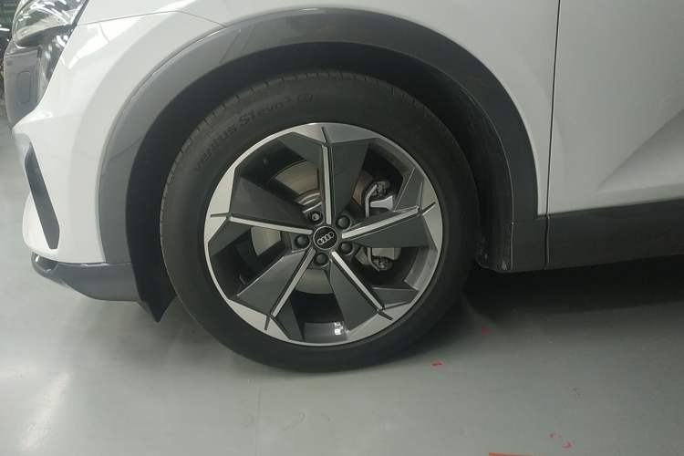 Used Audi Q5 e-tron 2023 40 e-tron Starry Edition Luxury Package Exterior 4