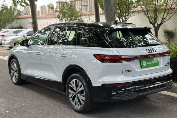 Used Audi Q5 e-tron 2023 40 e-tron Shining Edition Mecha Kit Exterior 4