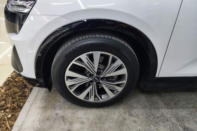 Used Audi Q5 e-tron 2023 40 e-tron Shining Edition Mecha Kit Exterior 4