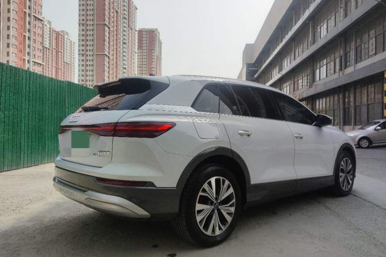 Used Audi Q5 e-tron 2023 40 e-tron Shining Edition Brocade Suit Exterior 9