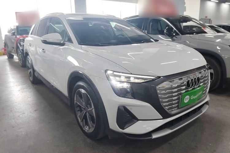 Used Audi Q5 e-tron 2023 40 e-tron Starry Edition Luxury Package Front Right 45 Deg