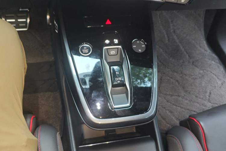 Used Audi Q5 e-tron 2023 40 e-tron Starry Edition White Mage Version Gear Lever