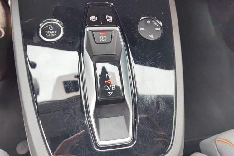Used Audi Q5 e-tron 2023 40 e-tron Starry Edition Luxury Package Gear Lever