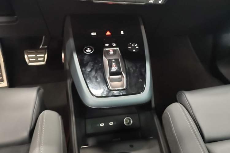 Used Audi Q5 e-tron 2023 40 e-tron Starry Edition Luxury Package Gear Lever