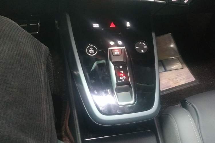 Used Audi Q5 e-tron 2023 40 e-tron Starry Edition Luxury Package Gear Lever