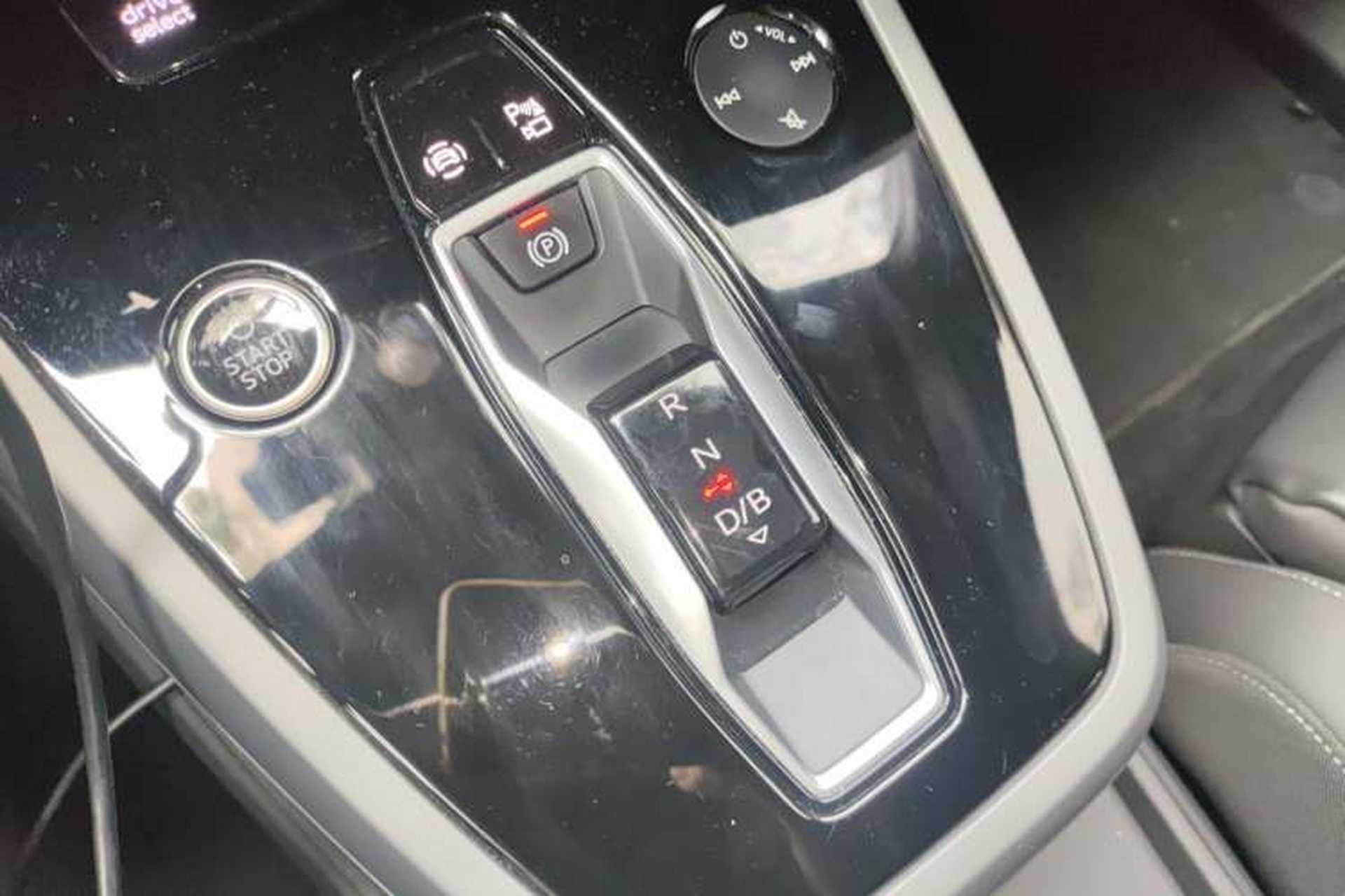 Used Audi Q5 e-tron 2023 40 e-tron Shining Edition Mecha Kit Gear Lever