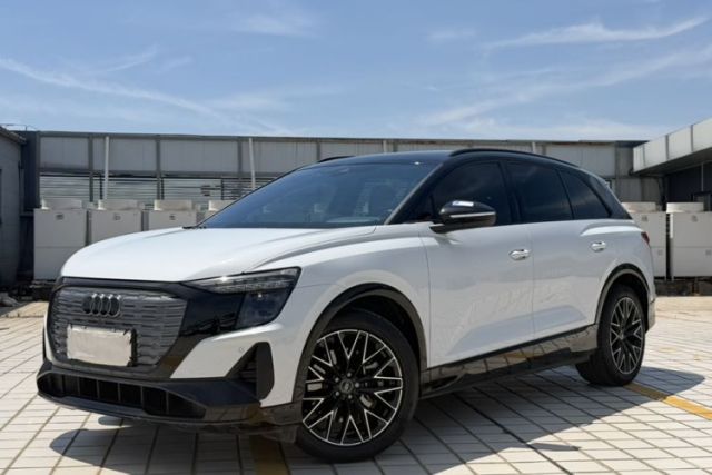Used Audi Q5 e-tron 2023 40 e-tron Starry Edition Mecha Kit