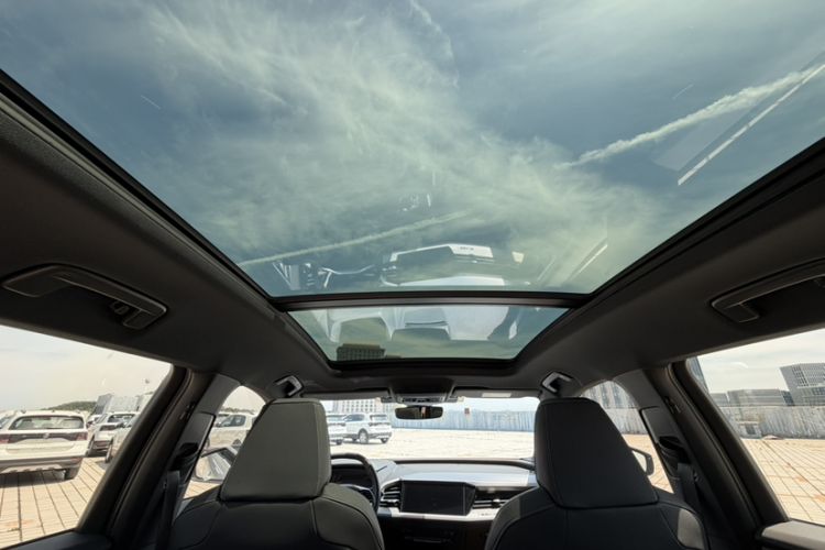 Used Audi Q5 e-tron 2023 40 e-tron Starry Edition Mecha Kit Headliner