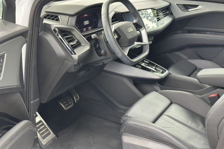Used Audi Q5 e-tron 2023 40 e-tron Shining Edition Mecha Kit Interior 1
