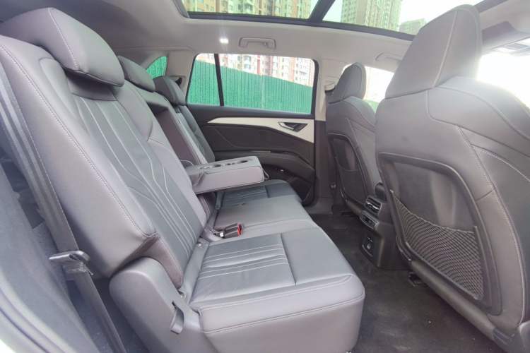 Used Audi Q5 e-tron 2023 40 e-tron Shining Edition Brocade Suit Interior 10