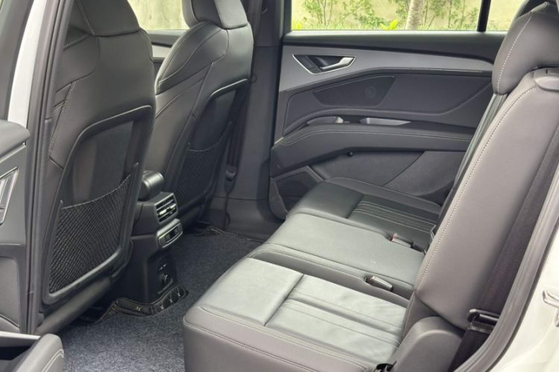 Used Audi Q5 e-tron 2023 40 e-tron Shining Edition Mecha Kit Interior 2