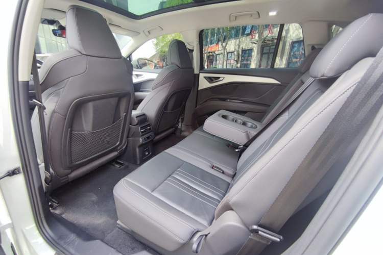 Used Audi Q5 e-tron 2023 40 e-tron Shining Edition Brocade Suit Interior 3