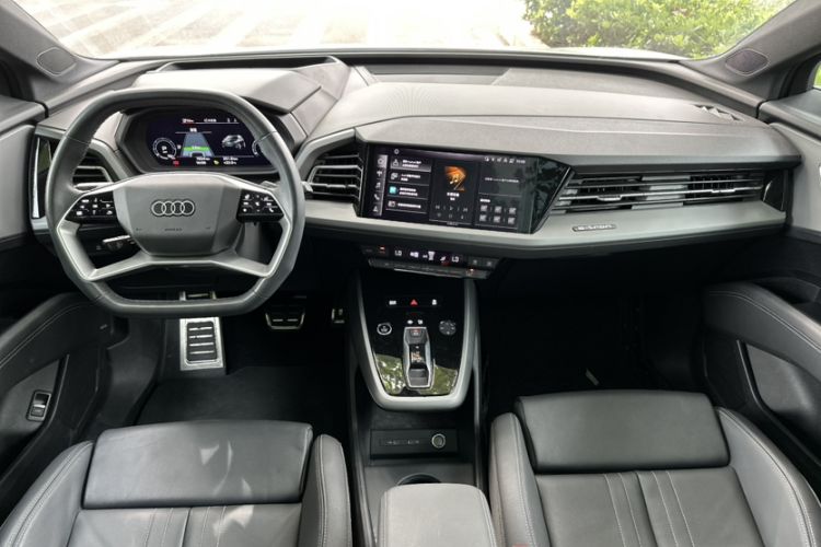 Used Audi Q5 e-tron 2023 40 e-tron Shining Edition Mecha Kit Interior 3