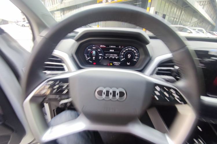 Used Audi Q5 e-tron 2023 40 e-tron Shining Edition Brocade Suit Interior 4