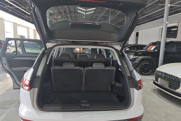 Used Audi Q5 e-tron 2023 40 e-tron Starry Edition Luxury Package Interior 7