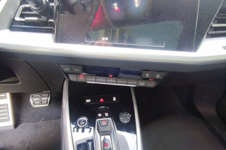 Used Audi Q5 e-tron 2023 40 e-tron Shining Edition Brocade Suit Interior 7