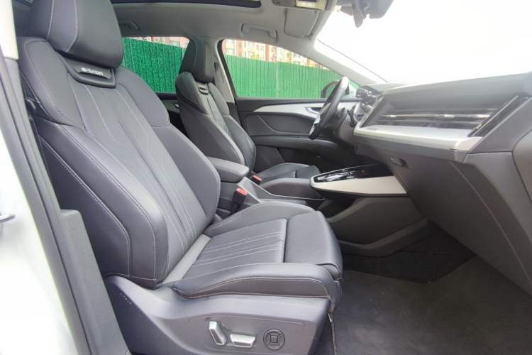 Used Audi Q5 e-tron 2023 40 e-tron Shining Edition Brocade Suit Interior 9
