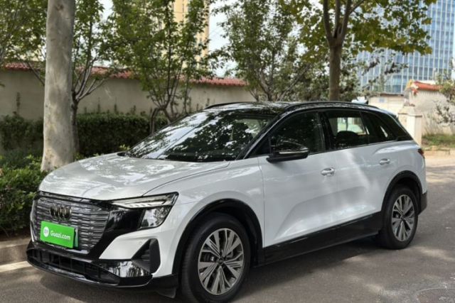 Used Audi Q5 e-tron 2023 40 e-tron Shining Edition Mecha Kit